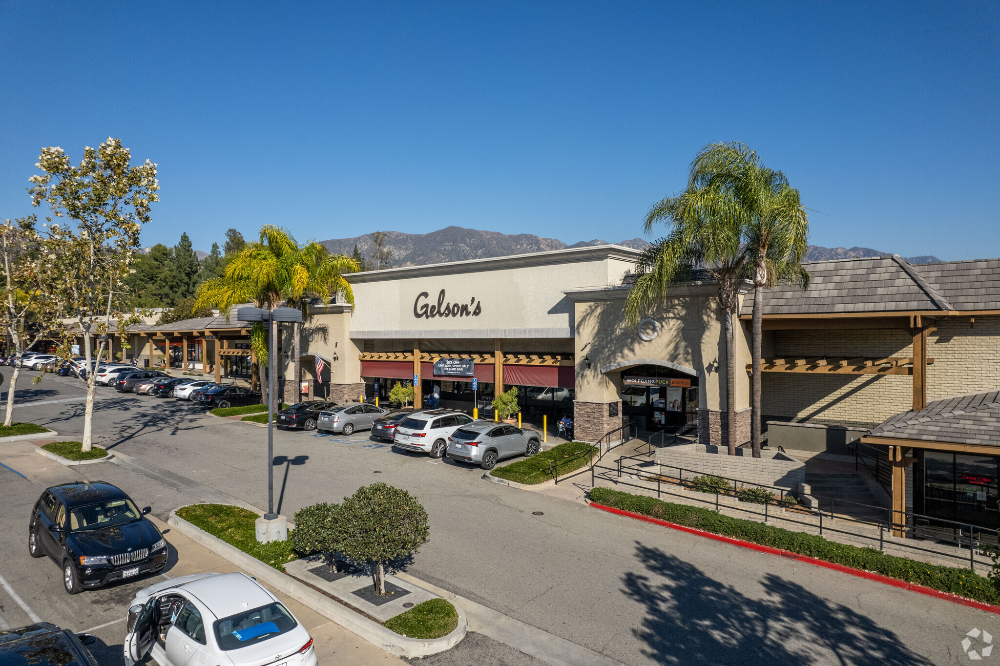 635 Foothill Blvd, La Canada, CA for lease Building Photo- Image 1 of 12