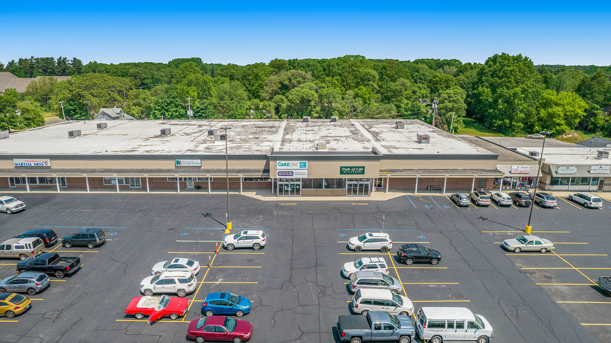 5710-5750 W US Highway 10, Ludington, MI for lease Building Photo- Image 1 of 9