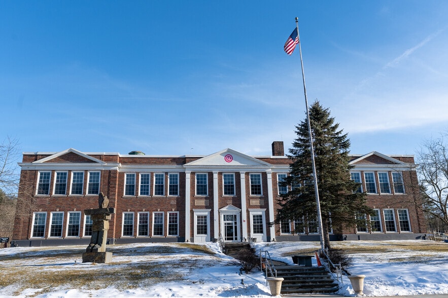 7 Erie Ave, Narrowsburg, NY for lease - Building Photo - Image 2 of 7