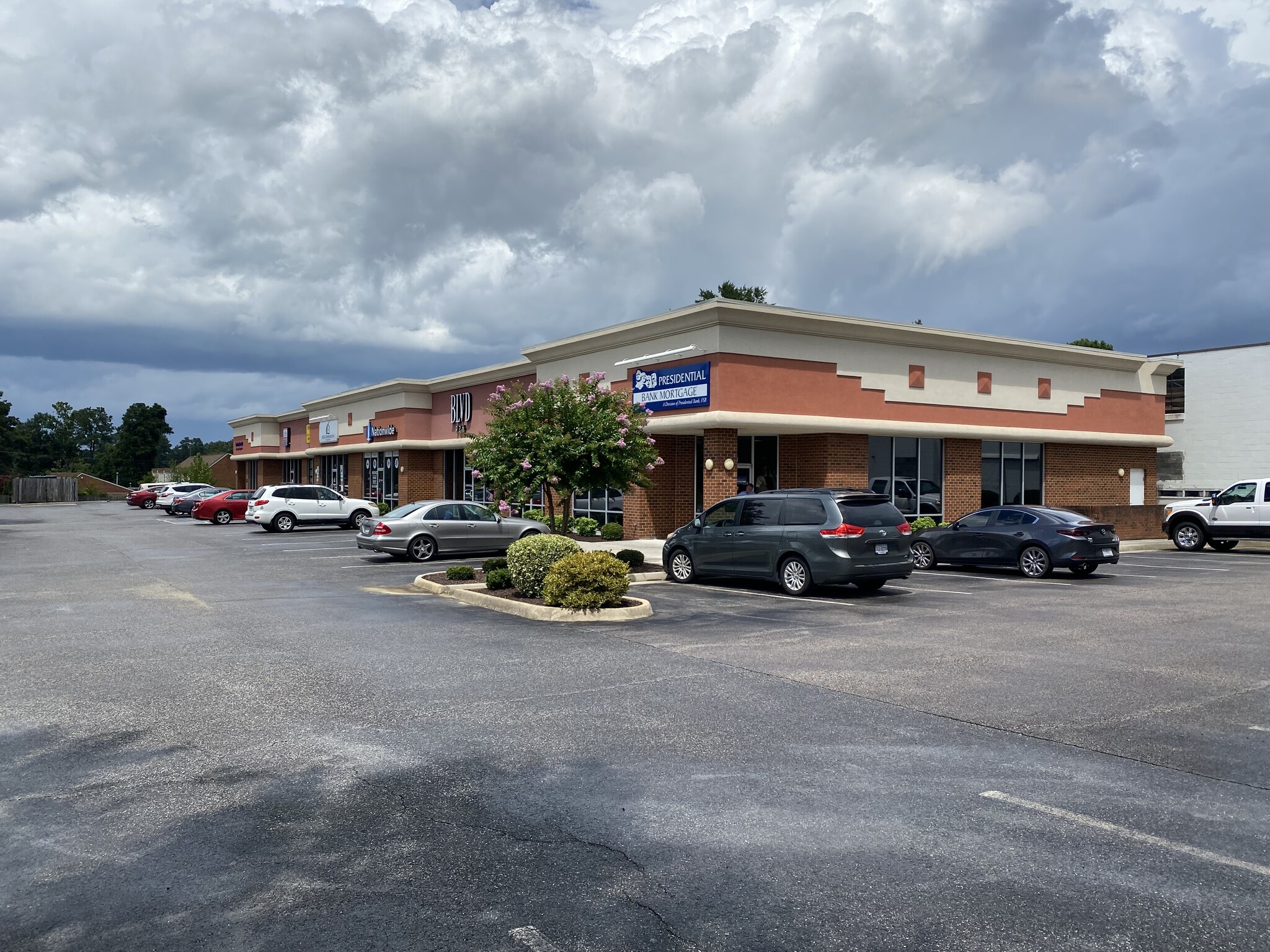 2425 Boulevard Blvd, Colonial Heights, VA for sale Building Photo- Image 1 of 1