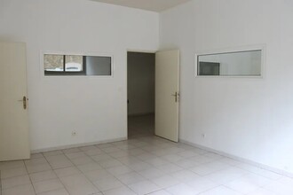 59 Rue Gutenberg, Salon-de-Provence for lease Interior Photo- Image 2 of 4