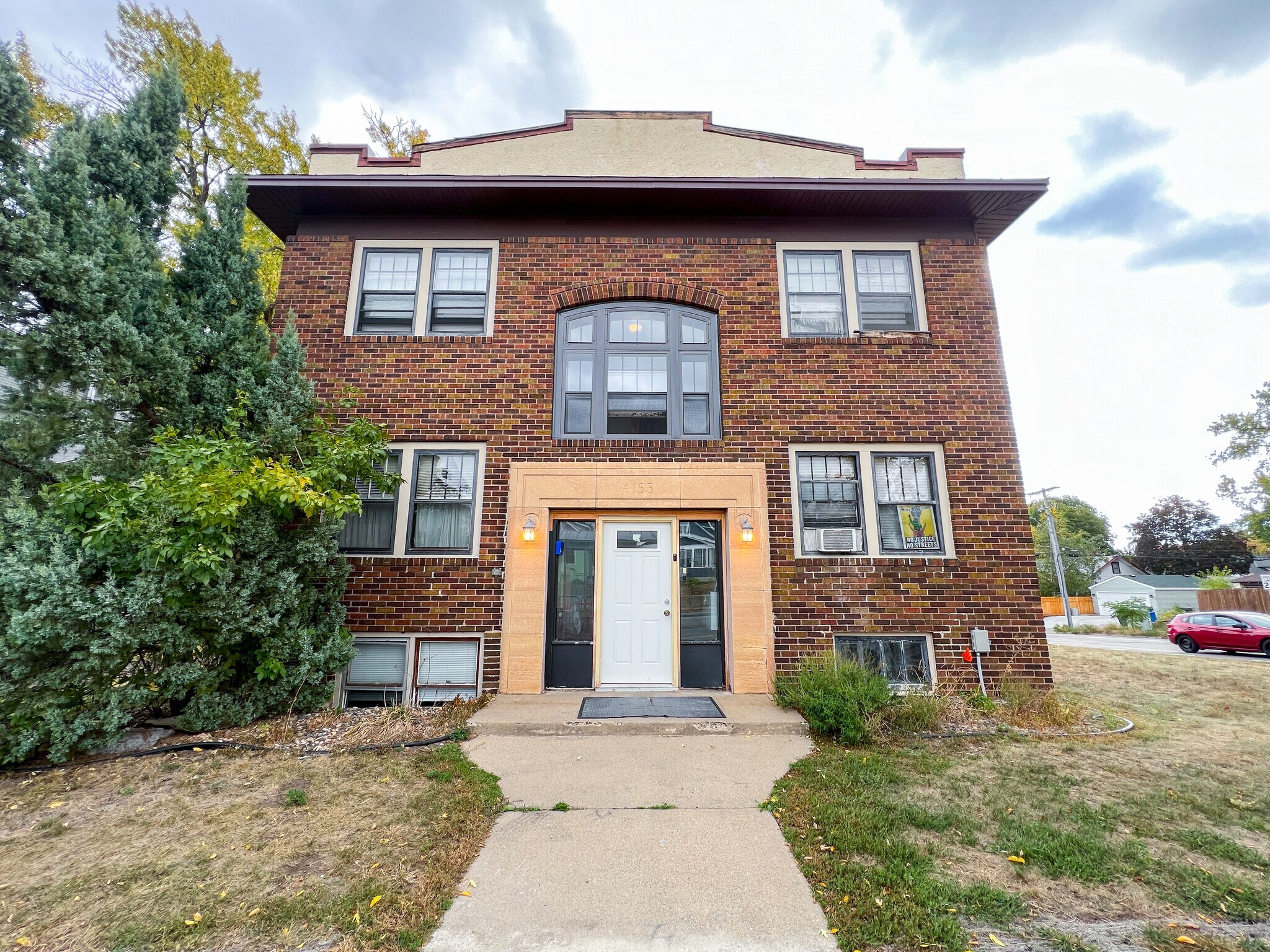 4153 Chicago Ave, Minneapolis, MN 55407