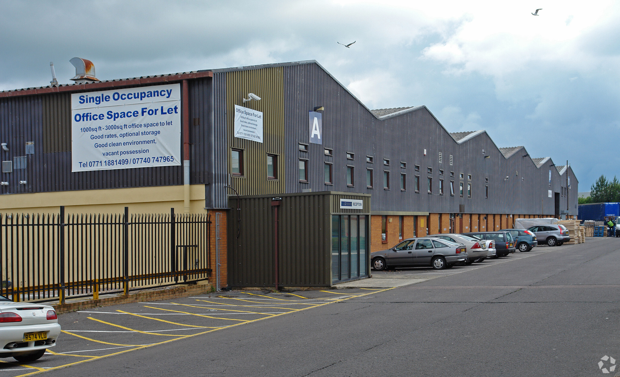 Spitfire Way, Swindon for lease Primary Photo- Image 1 of 4