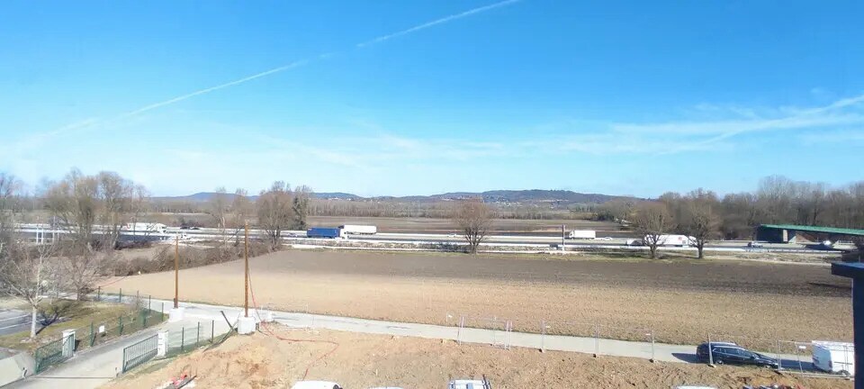 Office in Vaulx-Milieu for sale - Aerial - Image 2 of 10