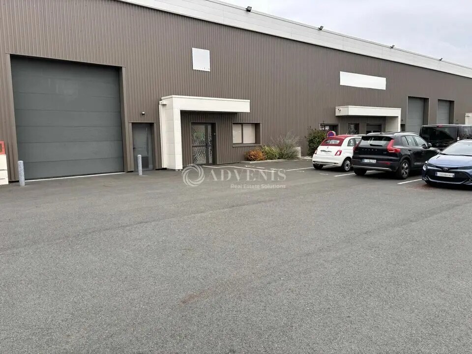 Flex in Le Mans for lease Building Photo- Image 1 of 6