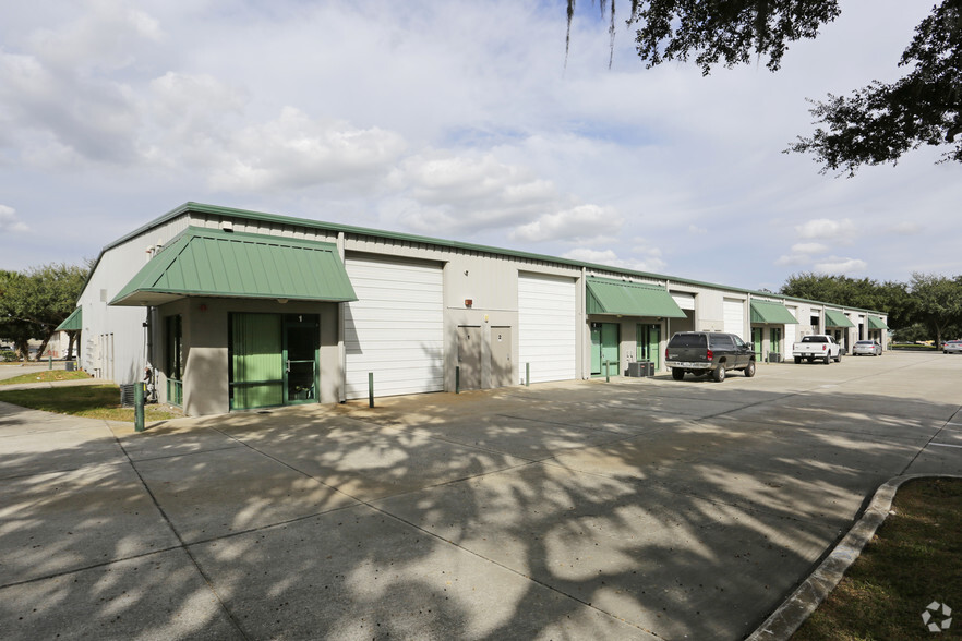 6300 Tower Ln, Sarasota, FL for lease - Building Photo - Image 2 of 7