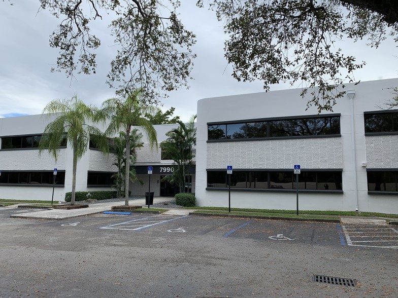 7990 SW 117th Ave, Miami, FL for lease - Building Photo - Image 1 of 7