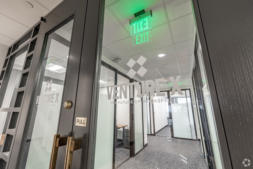 7550 W Interstate 10, San Antonio, TX for lease - Interior Photo - Image 3 of 50