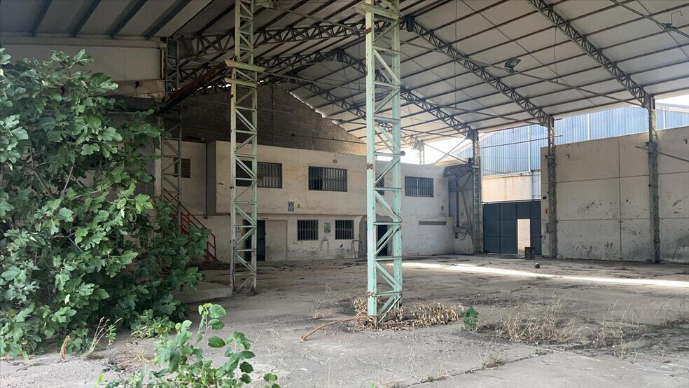 Industrial in Alcañiz for sale - Building Photo - Image 3 of 19