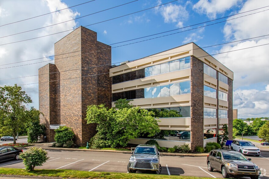 410 Rouser Rd, Coraopolis, PA for sale - Primary Photo - Image 1 of 1