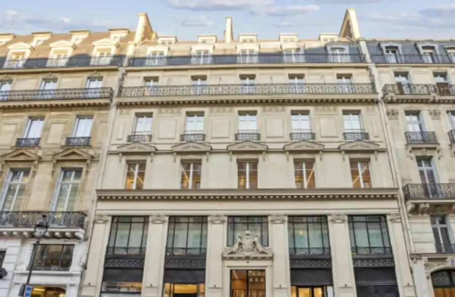 Office in Paris for lease - Building Photo - Image 1 of 8