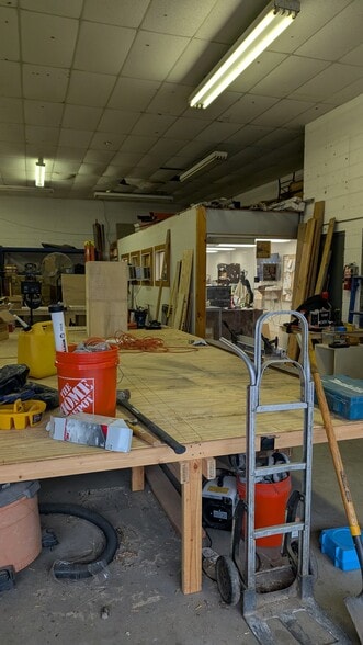 202 Industrial Loop, Staten Island, NY for lease - Building Photo - Image 3 of 6