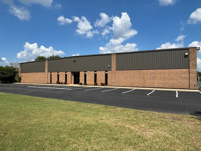 240 Commerce Ct, Duncan, SC for lease - Building Photo - Image 1 of 4
