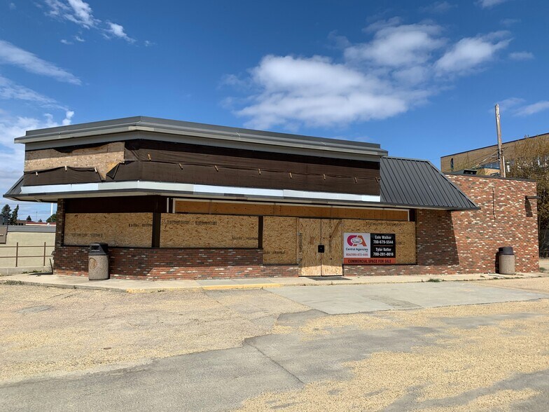 5010 48 Ave, Camrose, AB for lease - Building Photo - Image 2 of 2
