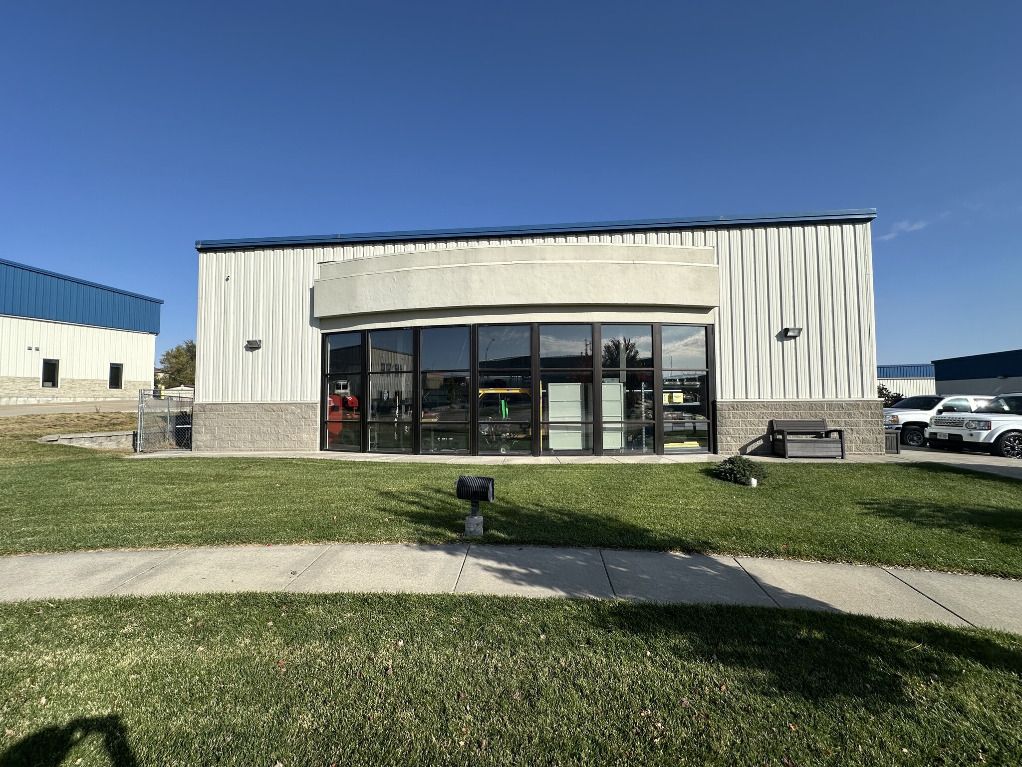 2166 Magnum Cir, Lincoln, NE for lease Building Photo- Image 1 of 21