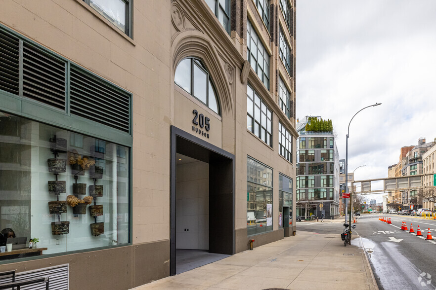 205 Hudson St, New York, NY for lease - Building Photo - Image 3 of 9