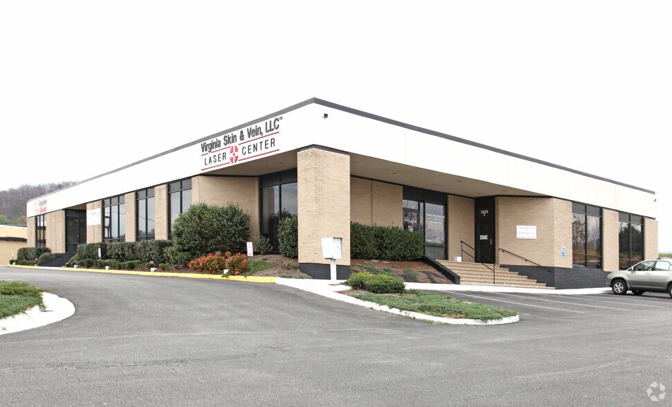 3825 Electric Rd, Roanoke, VA 24018