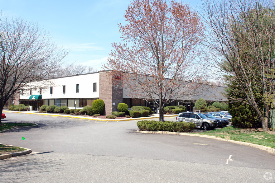 109 White Oak Ln, Old Bridge, NJ for lease - Building Photo - Image 2 of 4