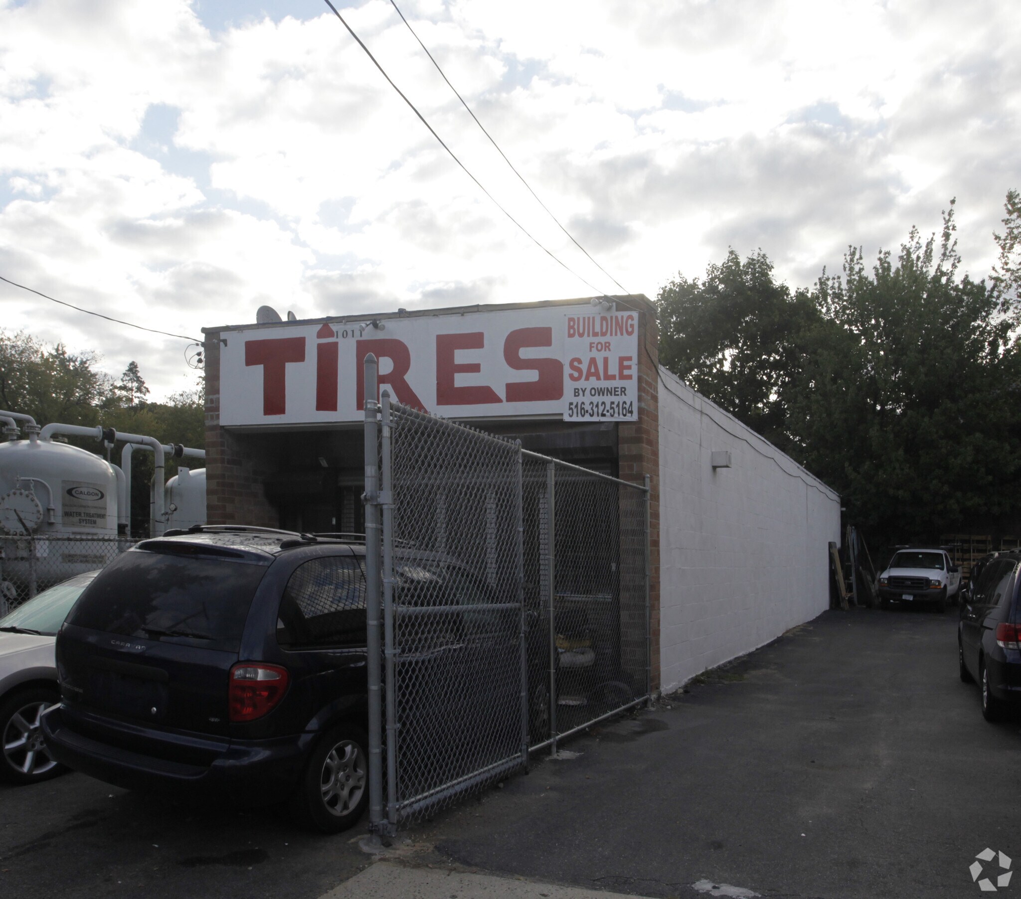 1011 Elmont Rd, Valley Stream, NY for sale Primary Photo- Image 1 of 1