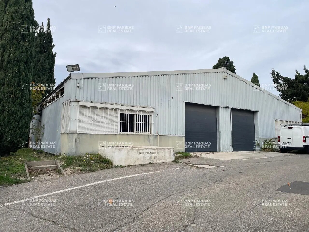 Flex in Marseille for lease Building Photo- Image 1 of 7