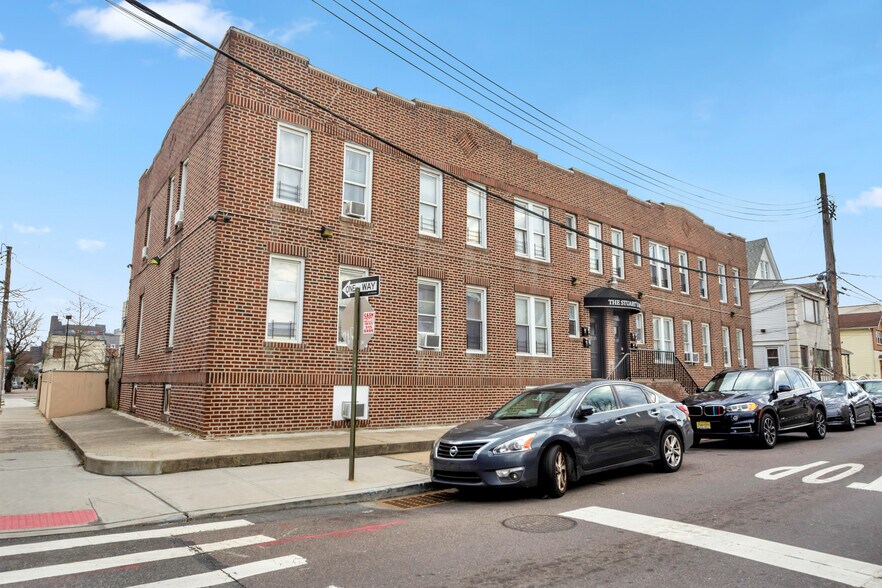 95-03-95-07 Cresskill Pl, Jamaica, NY for sale - Building Photo - Image 2 of 18