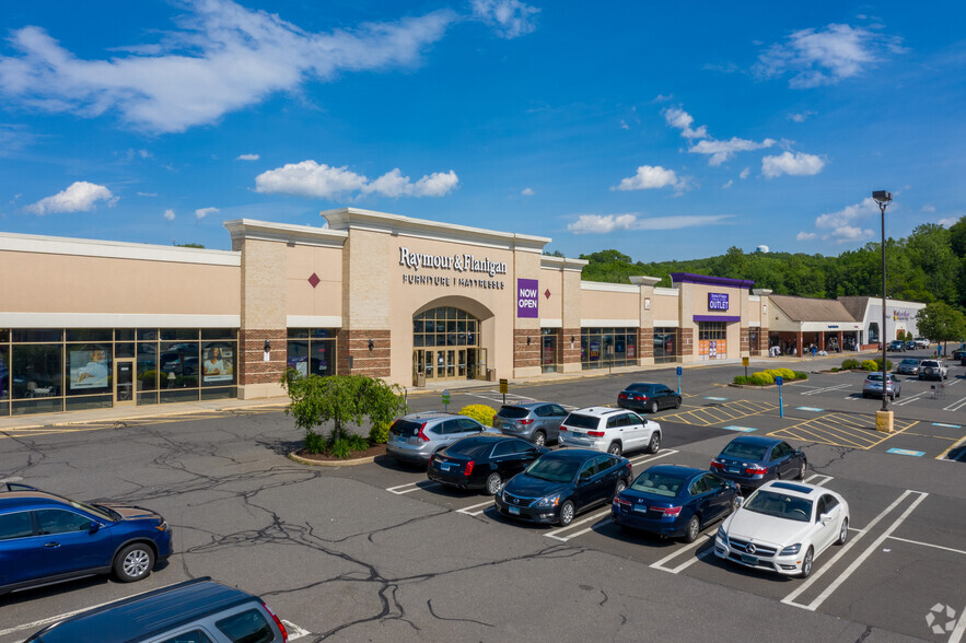 410 Reidville Dr, Waterbury, CT for lease - Building Photo - Image 2 of 17