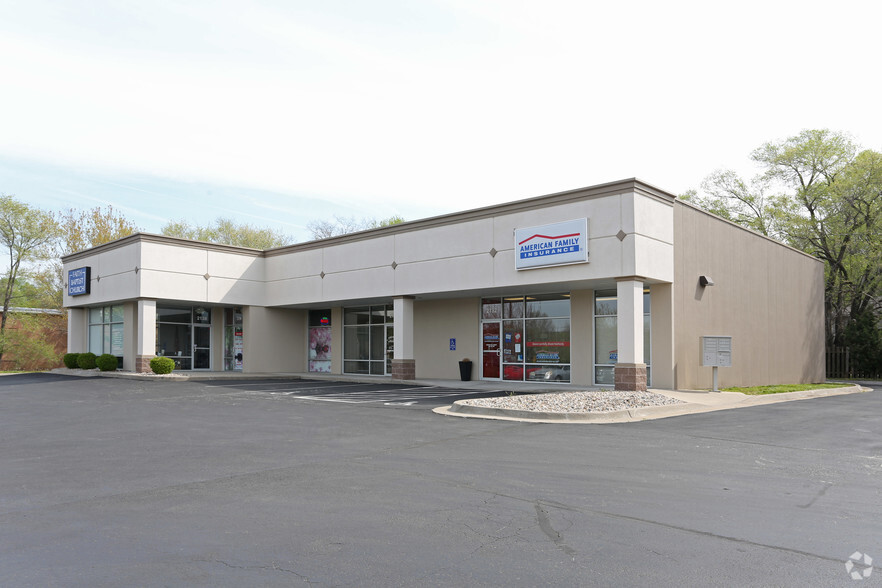 2132-2138 NW 7 Hwy, Blue Springs, MO for lease - Primary Photo - Image 1 of 10