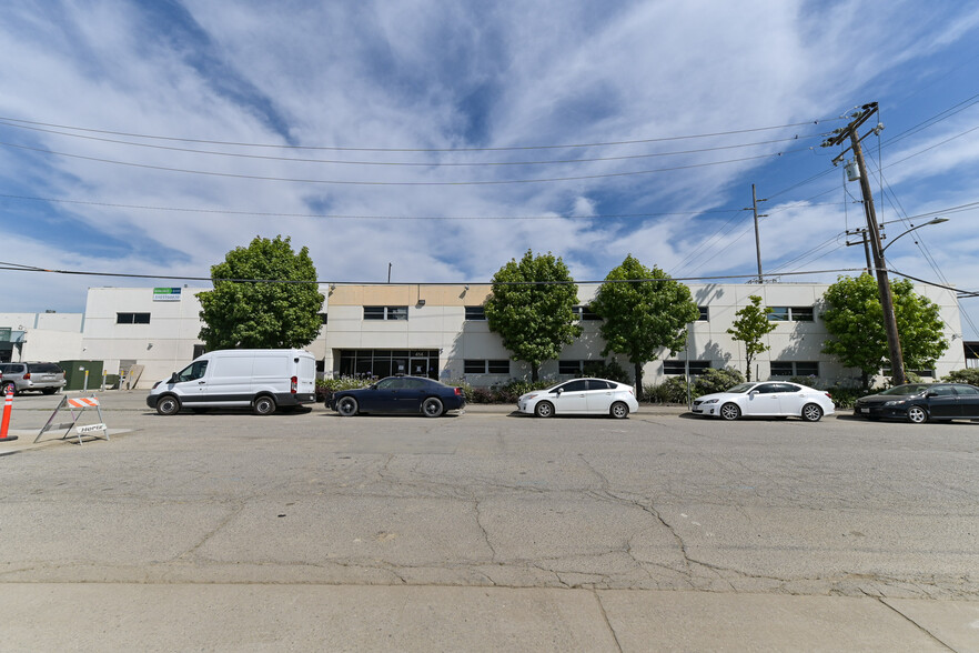 414-420 Lesser St, Oakland, CA for lease - Building Photo - Image 3 of 27