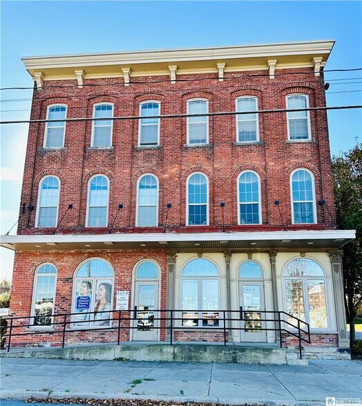 21 E Second St, Dunkirk, NY 14048