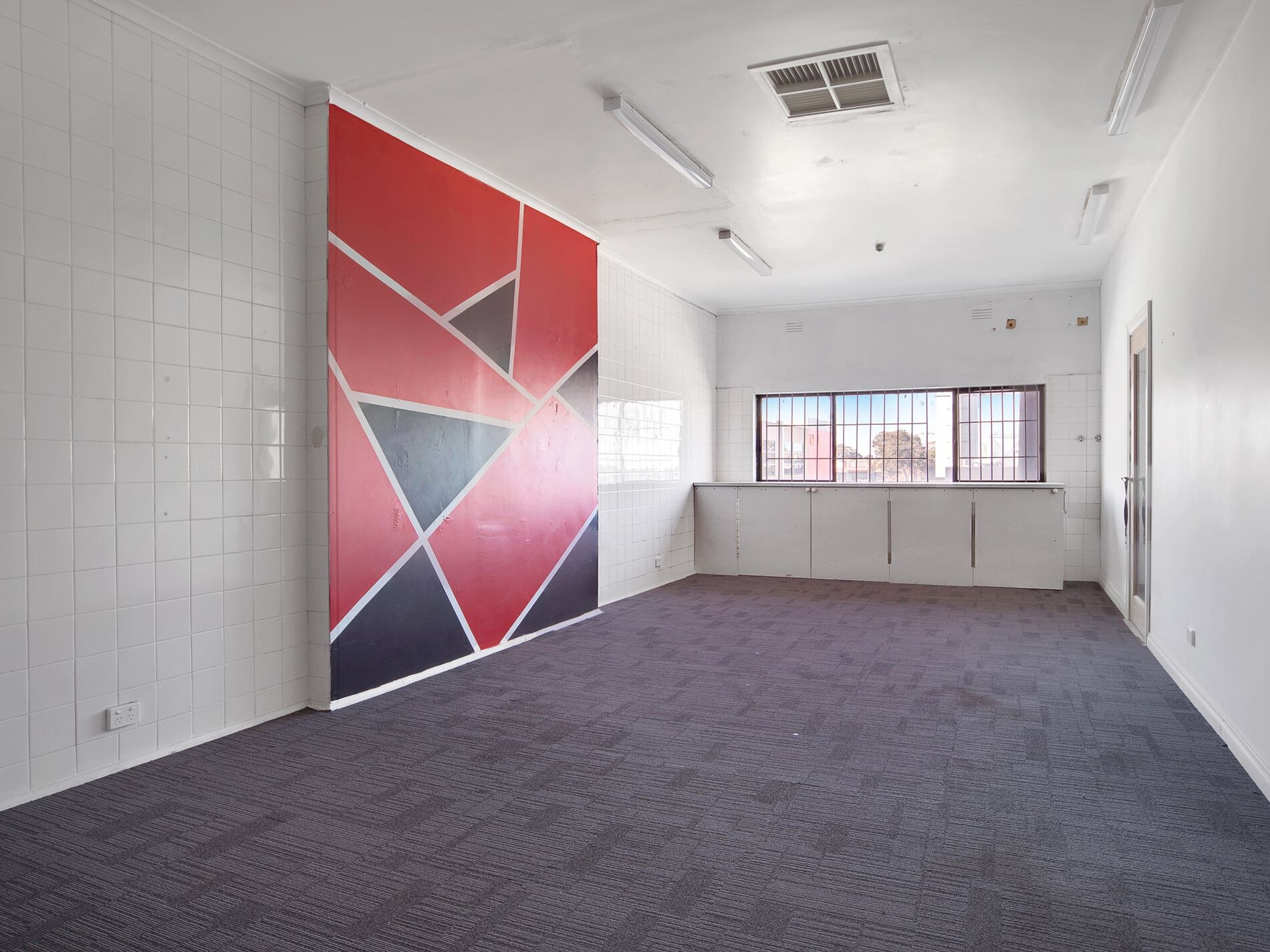 129 Watton St, Werribee for lease Interior Photo- Image 1 of 4