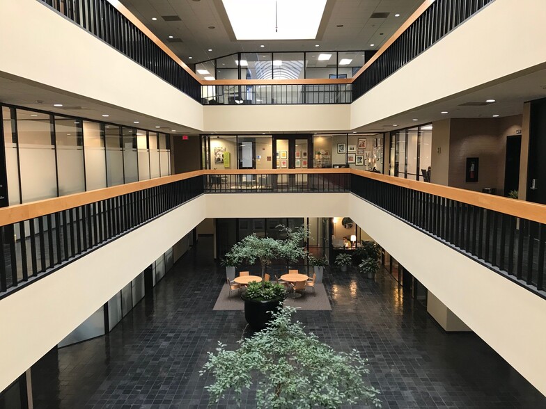 1301 S Capital Of Texas Hwy, Austin, TX for lease - Interior Photo - Image 2 of 36