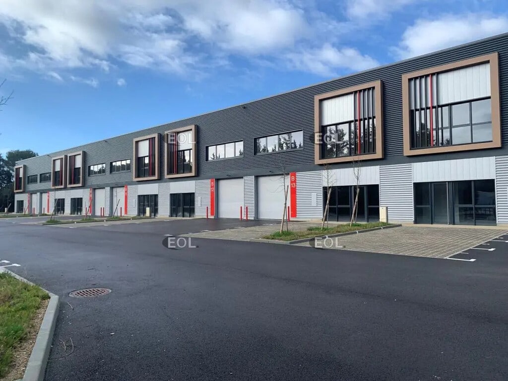 Location Local d'activités 304 m² à 4 325 m² - Photo 1