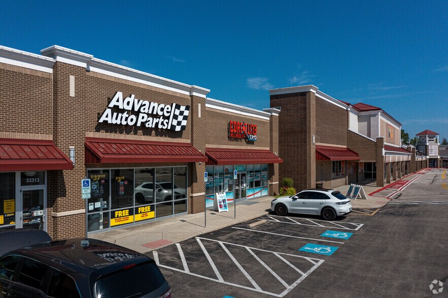 3331133631 Aurora Rd, Solon, OH 44139 Solon Square