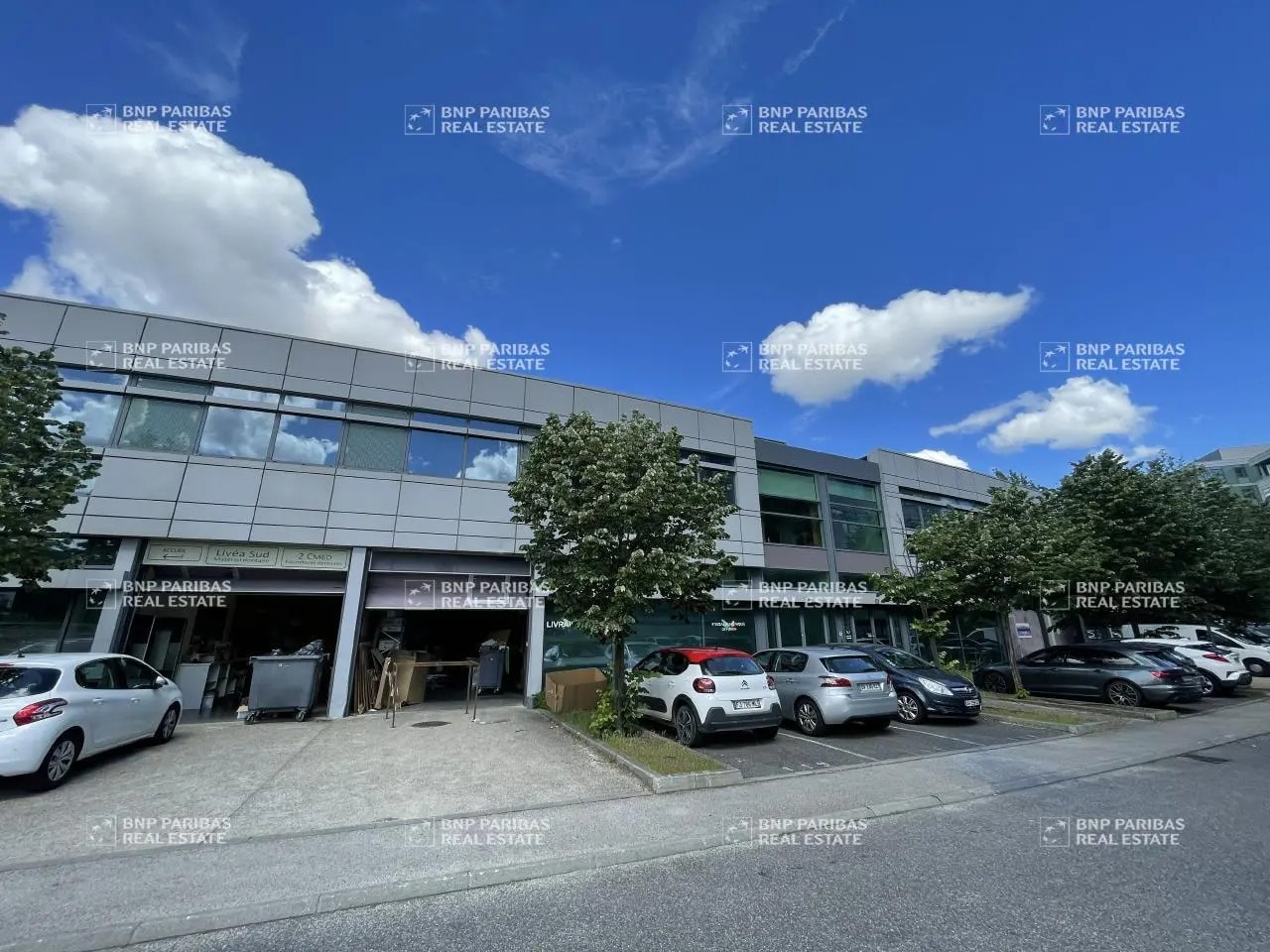 Flex in Toulouse for sale Building Photo- Image 1 of 16