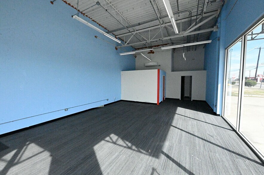 7519 Marbach Rd, San Antonio, TX for lease - Interior Photo - Image 3 of 4