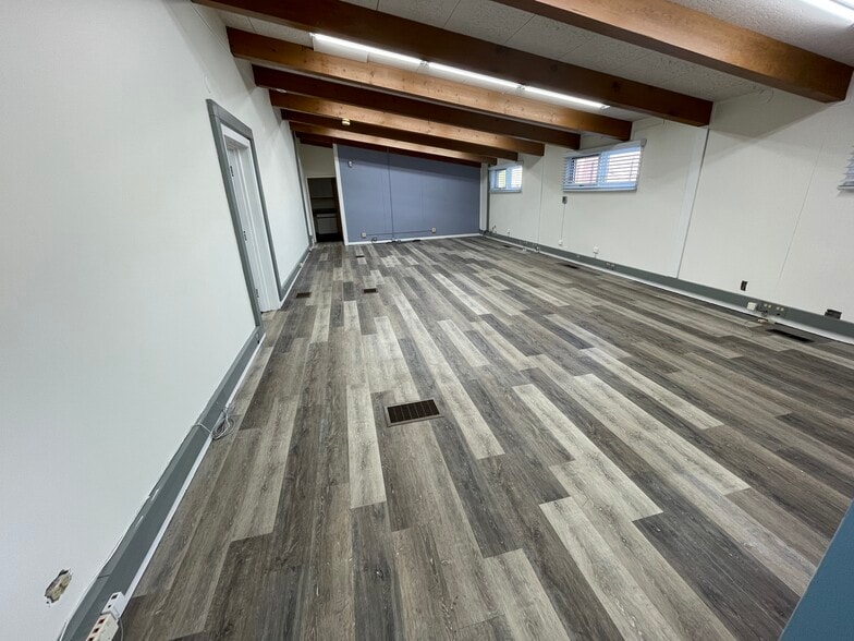 215 E 7th St, Loveland, CO for lease - Building Photo - Image 3 of 11