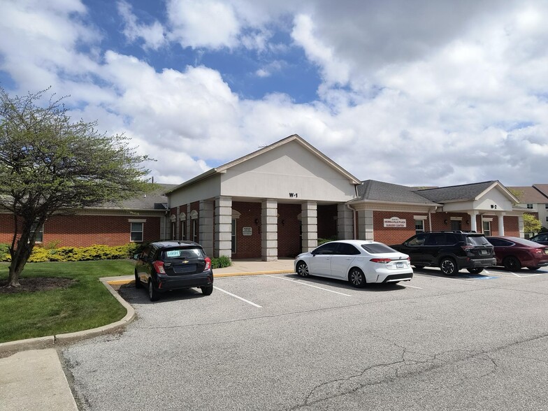 255 E 90th Dr, Merrillville, IN for lease - Building Photo - Image 2 of 15