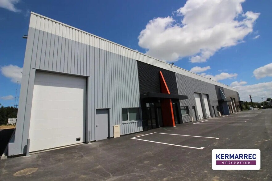 Flex in La Mézière for lease - Building Photo - Image 1 of 1