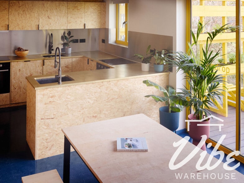 1-25 Overbury Rd, London for lease - Building Photo - Image 2 of 10