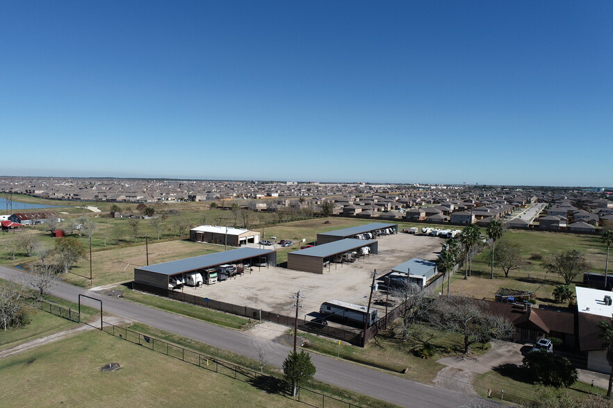 3213 Avenue A, Santa Fe, TX for sale - Building Photo - Image 1 of 1