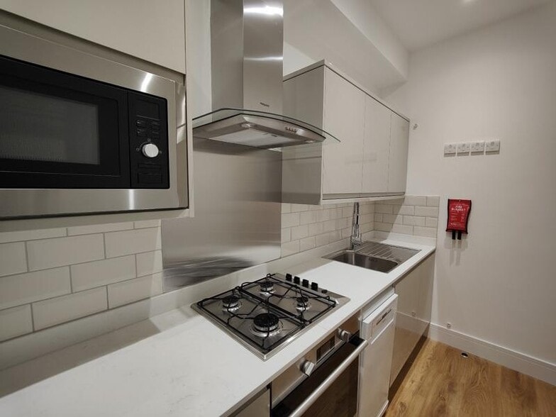 3 Paxton Pl, London for lease - Building Photo - Image 2 of 4