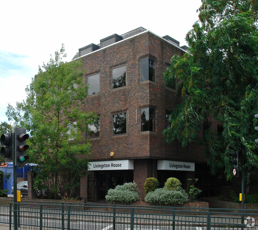 2 Queens Rd, Teddington, TW11 0LB