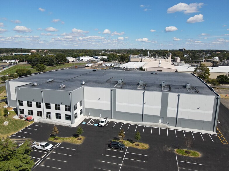 101 Independence Ln, Chalfont, PA for lease - Building Photo - Image 1 of 2