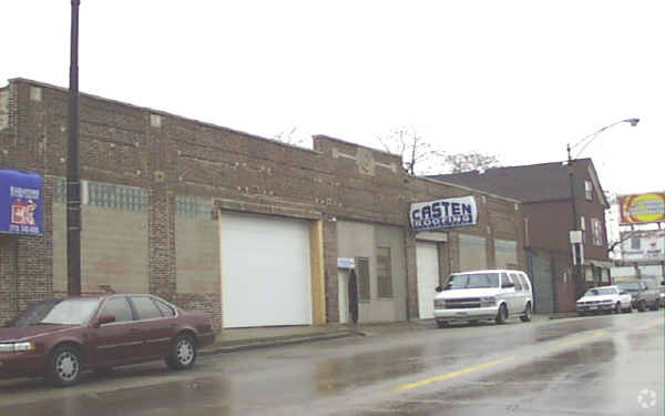 3913-3915 W Armitage Ave, Chicago, IL for lease - Building Photo - Image 2 of 8