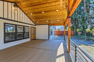 More details for 8955 SW Club Meadow Ln, Portland, OR - Health Care for Sale