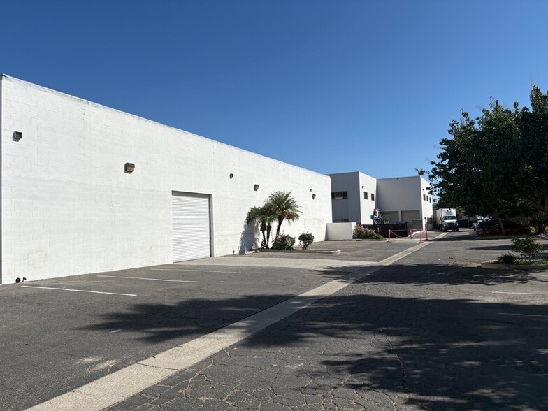 5450 Tech Cr, Moorpark, CA for lease - Building Photo - Image 3 of 12
