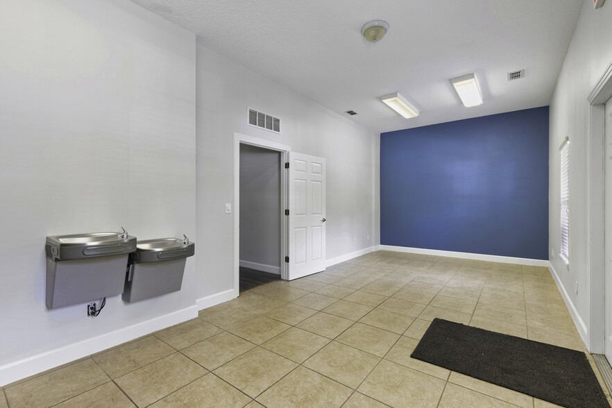 140 Gateway Cir, Saint Johns, FL for sale - Building Photo - Image 3 of 90