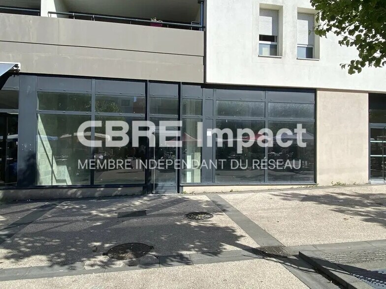 Retail in Dijon for lease - Building Photo - Image 1 of 6