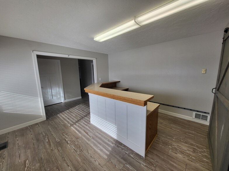 1601 E 17th St, Idaho Falls, ID for lease - Building Photo - Image 3 of 8