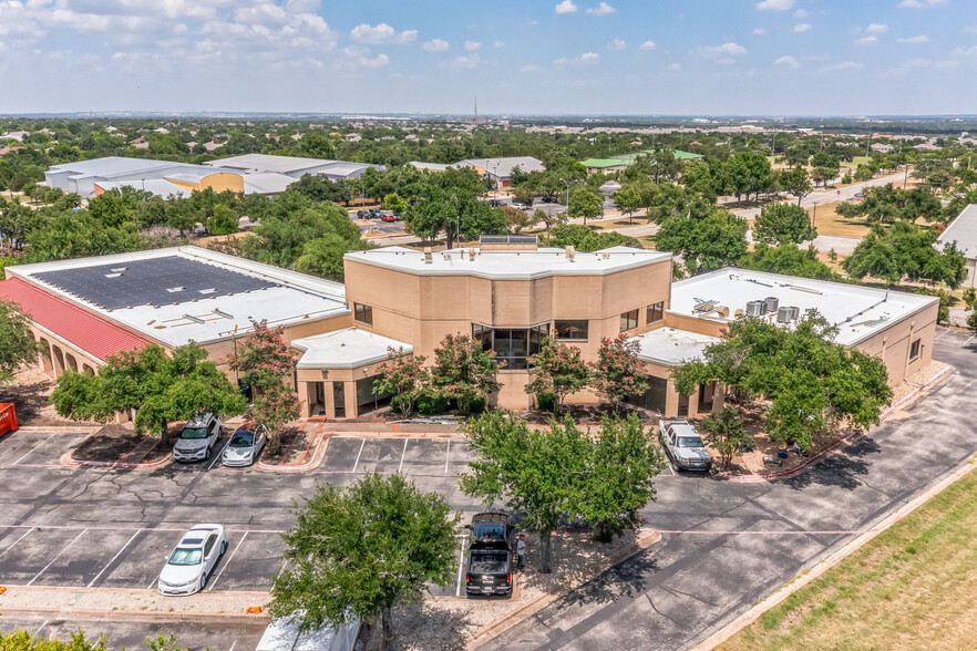 16333 S Great Oaks Dr, Round Rock, TX for sale - Building Photo - Image 3 of 36